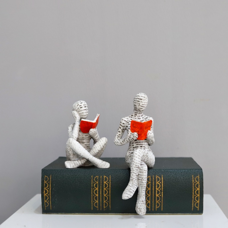 1Pc, Reading Paper Pulp Woman  - Office Furniture Brand ulasan dan harga